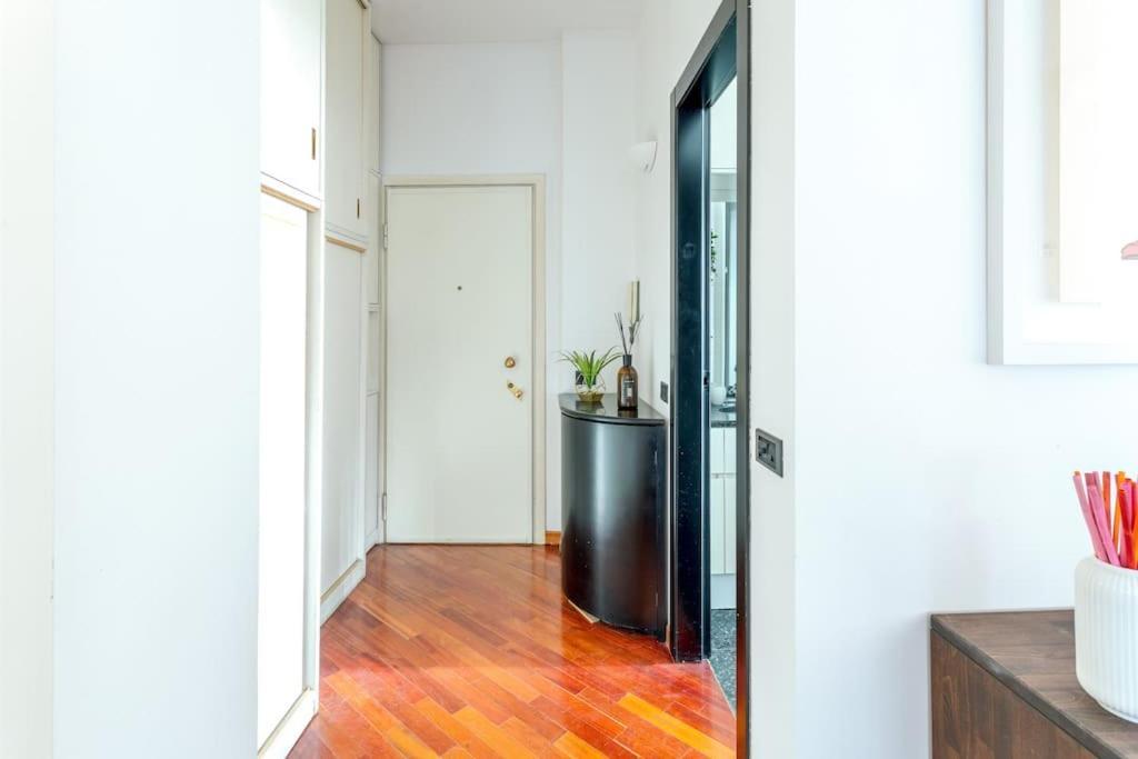דירות מילאנו Duomo 10 Min Luxury • Terrazzo • Wi-Fi • Netflix מראה חיצוני תמונה